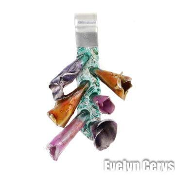 Pandantiv cu teaca flori